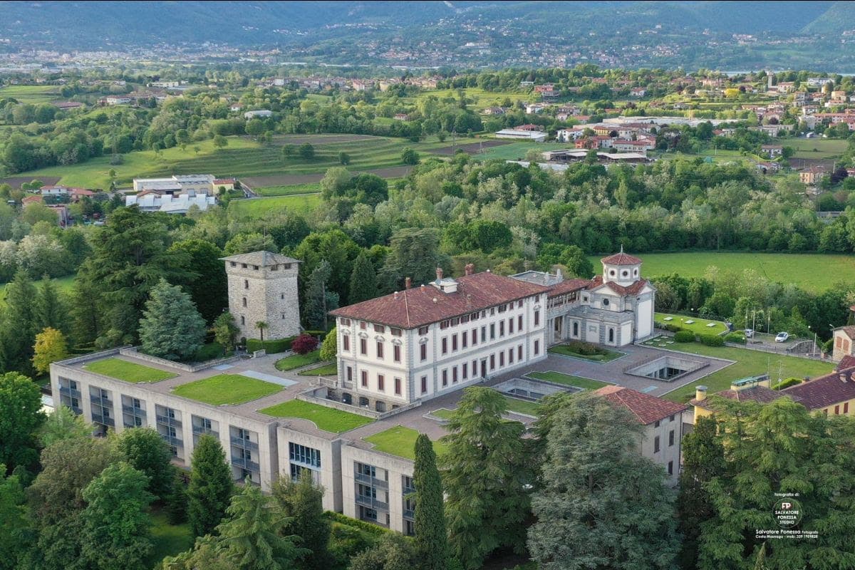 Villa Beretta, Presidio di Riabilitazione dell'Ospedale Valduce, Costa Masnaga (LC), vista aerea